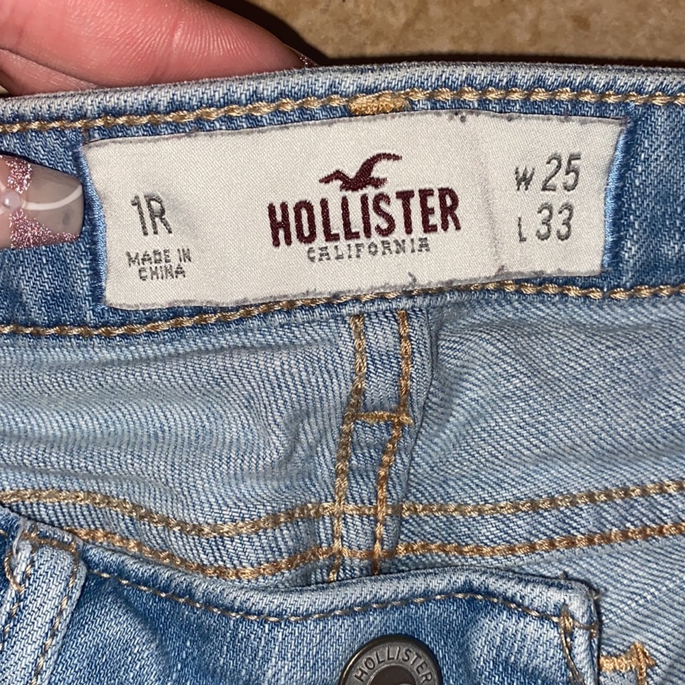 Hollister Ripped Jeans - Picture 2 of 3
